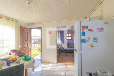 Cozinha de casa à venda com 2 quartos, 60m² em Guajuviras, Canoas