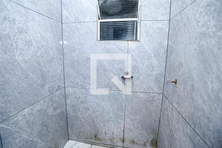 Banheiro 1 de casa para alugar com 2 quartos, 68m² em Cecília, Viamão