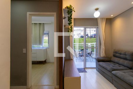 Sala de apartamento para alugar com 2 quartos, 62m² em Bairro Nakamura Park, Cotia