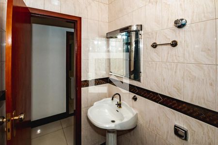 Casa à venda com 5 quartos, 257m² em Heliópolis, Belo Horizonte