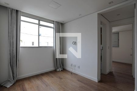Sala de apartamento para alugar com 2 quartos, 45m² em Vila Mogilar, Mogi das Cruzes