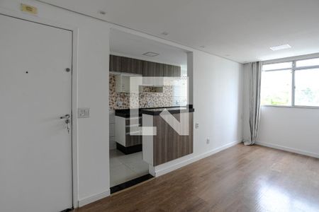 Sala de apartamento para alugar com 2 quartos, 45m² em Vila Mogilar, Mogi das Cruzes