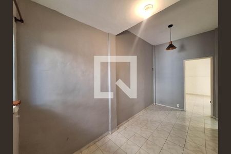 Sala de casa de condomínio para alugar com 2 quartos, 80m² em Santa Rosa, Niterói