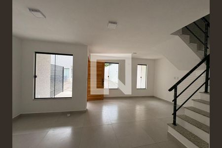 Casa à venda com 3 quartos, 110m² em Itaipu, Niterói