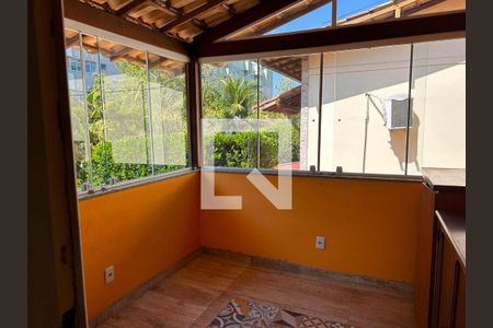 Casa à venda com 3 quartos, 150m² em Maria Paula, Niterói