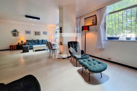 Sala 1 de apartamento à venda com 3 quartos, 148m² em Icaraí, Niterói