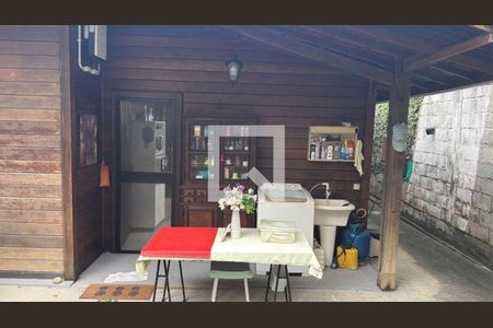 Casa à venda com 2 quartos, 130m² em Piratininga, Niterói