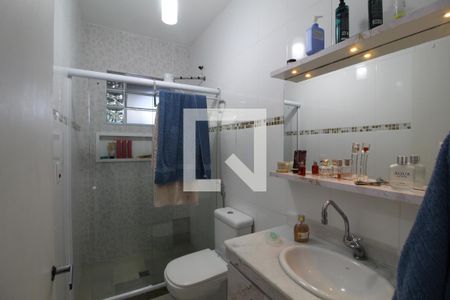 Banheiro de casa de condomínio à venda com 3 quartos, 300m² em Taquara, Rio de Janeiro