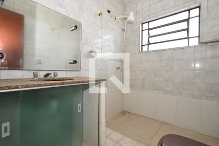 Banheiro de casa para alugar com 3 quartos, 150m² em Jardim Maria Duarte, São Paulo