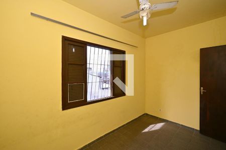 Quarto de casa para alugar com 3 quartos, 150m² em Jardim Maria Duarte, São Paulo