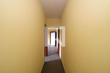 Corredor de casa para alugar com 3 quartos, 150m² em Jardim Maria Duarte, São Paulo