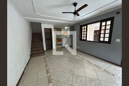 Sala de casa para alugar com 3 quartos, 121m² em Vila Valqueire, Rio de Janeiro