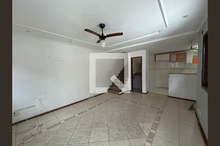 Sala de casa para alugar com 3 quartos, 121m² em Vila Valqueire, Rio de Janeiro