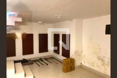 Casa à venda com 3 quartos, 220m² em Moema, São Paulo