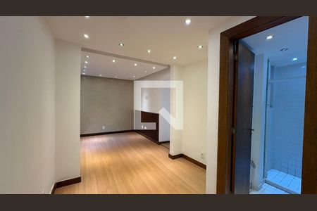 Entrada de apartamento para alugar com 2 quartos, 65m² em Bingen, Petrópolis