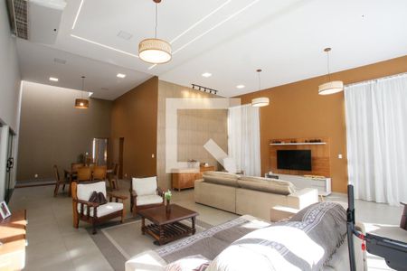 Sala de Estar de casa de condomínio à venda com 5 quartos, 430m² em Jacarepaguá, Rio de Janeiro