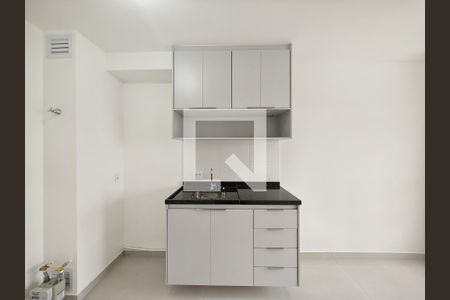 Sala / Cozinha de apartamento para alugar com 1 quarto, 30m² em Vila Gustavo, São Paulo