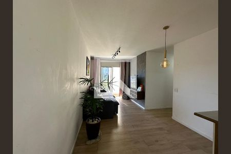 Sala de apartamento à venda com 3 quartos, 68m² em Jardim Tupanci, Barueri
