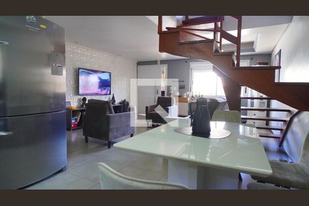 Cozinha e sala  de casa à venda com 4 quartos, 130m² em Rubem Berta, Porto Alegre