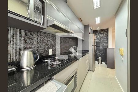 Cozinha de apartamento para alugar com 3 quartos, 71m² em Partenon, Porto Alegre