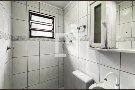 Banheiro  de casa para alugar com 1 quarto, 50m² em Jardim Fernandes, São Paulo
