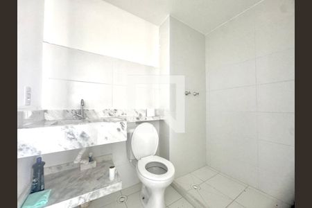 Banheiro de apartamento para alugar com 2 quartos, 44m² em Picanço, Guarulhos