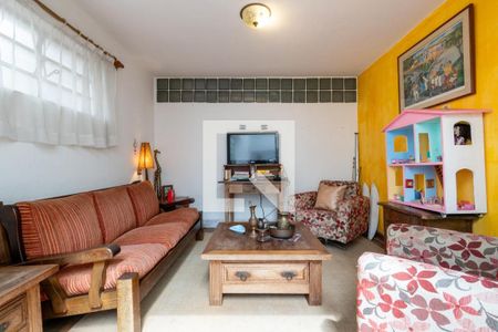 Casa à venda com 4 quartos, 207m² em Campo Belo, São Paulo