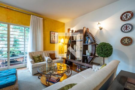 Casa à venda com 4 quartos, 207m² em Campo Belo, São Paulo
