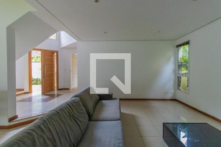 Sala de casa de condomínio para alugar com 4 quartos, 550m² em Vila Hortencia, Cotia