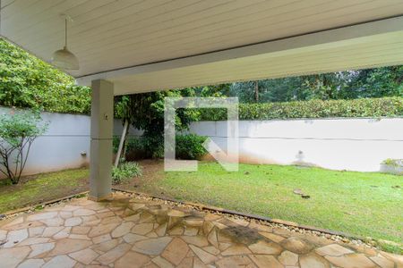 Varanda  de casa de condomínio para alugar com 4 quartos, 550m² em Vila Hortencia, Cotia