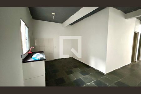 Cozinha de casa para alugar com 1 quarto, 55m² em Parque Primavera, Guarulhos