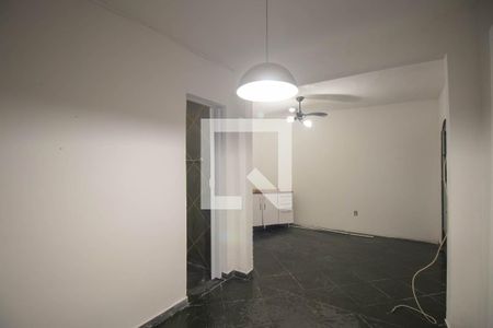 Sala de casa para alugar com 2 quartos, 50m² em Nova Cidade, São Gonçalo
