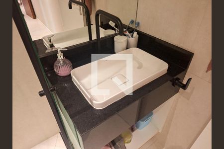 Banheiro de apartamento à venda com 1 quarto, 60m² em Santana, São Paulo