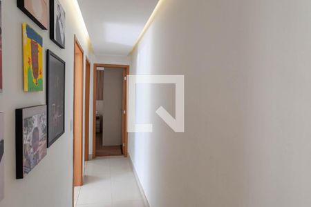 Corredor de apartamento à venda com 2 quartos, 45m² em Castelo, Belo Horizonte
