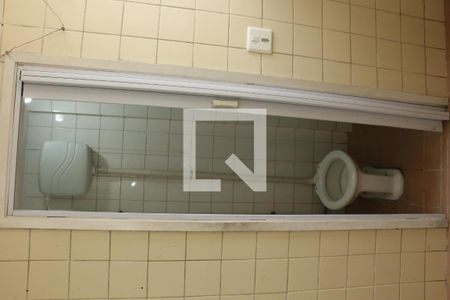 Banheiro de apartamento para alugar com 2 quartos, 65m² em Caonze, Nova Iguaçu