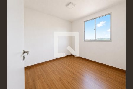 Quarto de apartamento à venda com 2 quartos, 50m² em Caiapos, Contagem