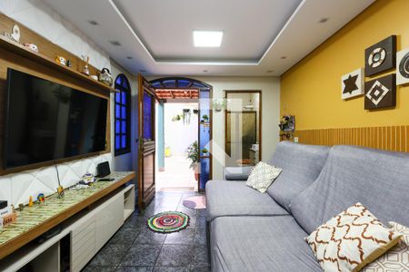 Casa à venda com 2 quartos, 100m² em Parque Pinheiros, Taboão da Serra