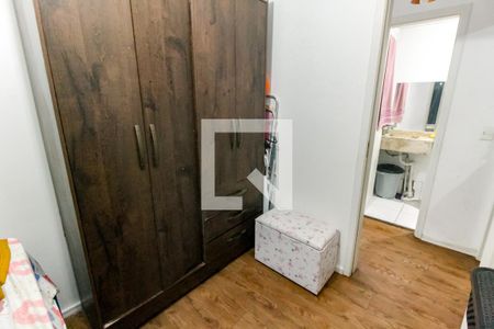 Quarto 1 de apartamento para alugar com 2 quartos, 44m² em Jardim Record, Taboão da Serra