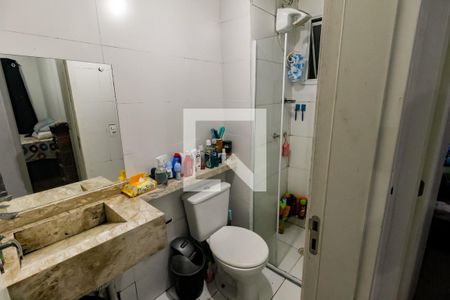 Banheiro de apartamento para alugar com 2 quartos, 44m² em Jardim Record, Taboão da Serra