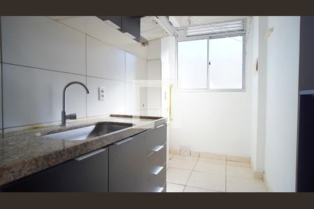 Cozinha e Área de Serviço de apartamento à venda com 2 quartos, 38m² em Jardim Dona Leopoldina, Porto Alegre