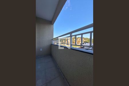 Sala de apartamento à venda com 2 quartos, 47m² em Maria Paula, Niterói