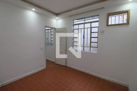 Quarto de casa para alugar com 1 quarto, 70m² em Olinda, Nilópolis