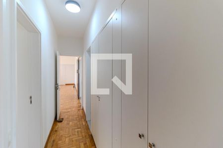 Corredor de casa de condomínio à venda com 3 quartos, 135m² em Higienópolis, São Paulo