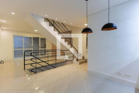 Sala de jantar de casa de condomínio para alugar com 3 quartos, 200m² em Santa Teresinha, São Paulo