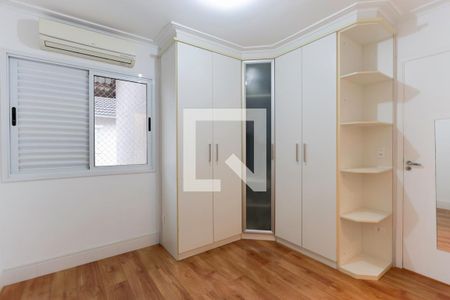 Suíte de casa de condomínio para alugar com 3 quartos, 200m² em Santa Teresinha, São Paulo