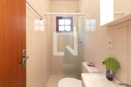 Banheiro da suíte de casa para alugar com 2 quartos, 112m² em São José, Porto Alegre