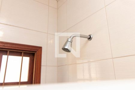 Banheiro da suíte de casa para alugar com 2 quartos, 112m² em São José, Porto Alegre