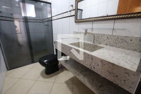 Banheiro da Suíte de casa para alugar com 3 quartos, 140m² em Jardim Iva, São Paulo