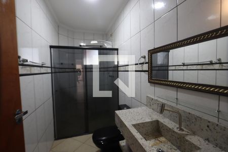 Banheiro da Suíte de casa para alugar com 3 quartos, 140m² em Jardim Iva, São Paulo