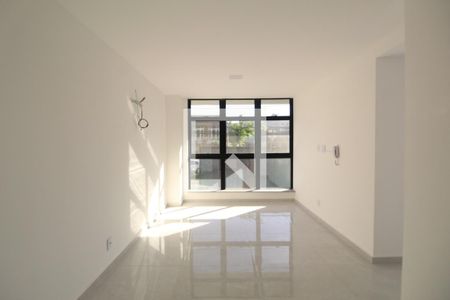 Sala de apartamento para alugar com 2 quartos, 68m² em Taquara, Rio de Janeiro